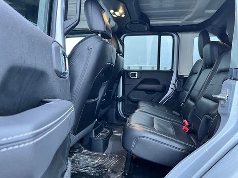 Used 2022 Jeep Wrangler Unlimited Sahara w/ Cold Weather Group image 26