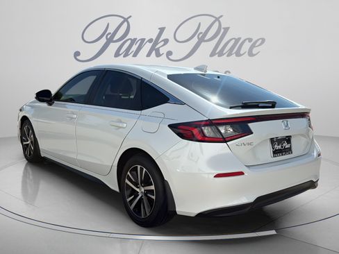 Used 2024 Honda Civic LX image 3