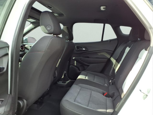 Certified 2024 Chevrolet Trax RS w/ Sunroof Package FWD image 18