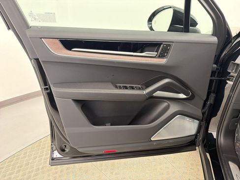 New 2026 Porsche Cayenne S image 19