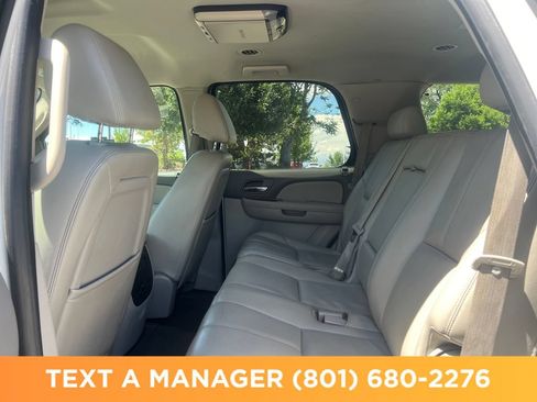 Used 2009 Chevrolet Tahoe LT w/ Luxury Package AWD/4WD image 12