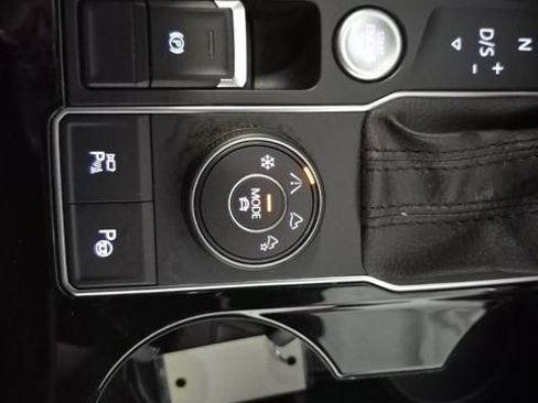 Used 2020 Volkswagen Atlas Cross Sport SEL Premium R-Line AWD/4WD image 16