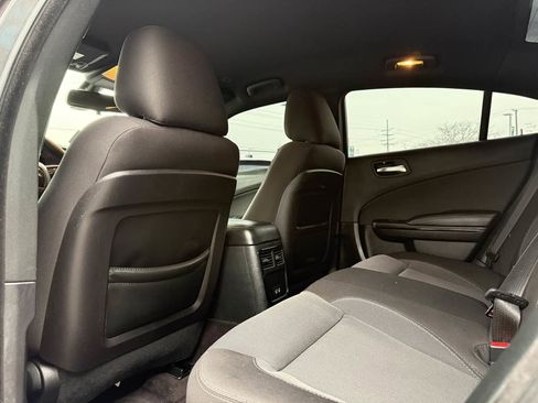 Used 2017 Dodge Charger SE w/ Blacktop Package image 16