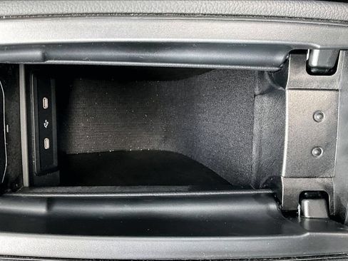 Used 2026 Mercedes-Benz GLB 250 4MATIC image 26