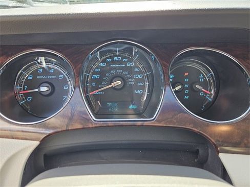 Used 2010 Ford Taurus SEL image 20