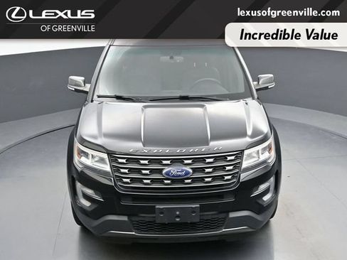 Used 2017 Ford Explorer XLT w/ Equipment Group 202A FWD image 32