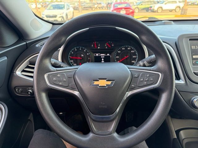 Used 2018 Chevrolet Malibu LS FWD image 7