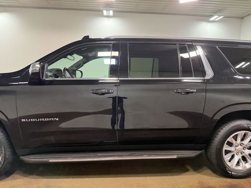Used 2024 Chevrolet Suburban Premier AWD/4WD image 36