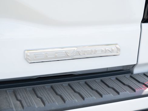 Used 2024 GMC Sierra 1500 Elevation image 10