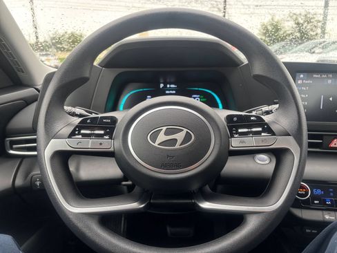 Used 2026 Hyundai Elantra Hybrid FWD image 27