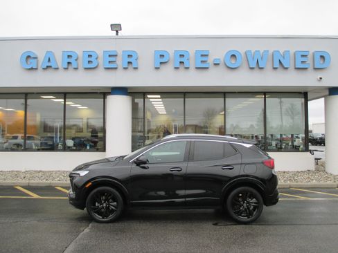 Used 2024 Buick Encore GX Sport Touring image 2