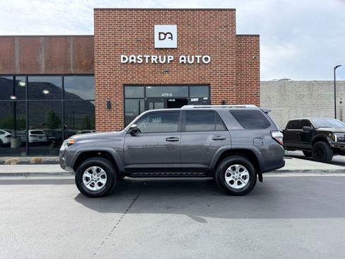 Used 2017 Toyota 4Runner SR5 image 5