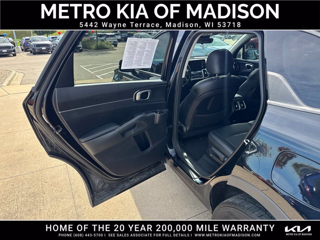 Used 2021 Kia Sorento S w/ Panoramic Sunroof Package AWD/4WD image 30