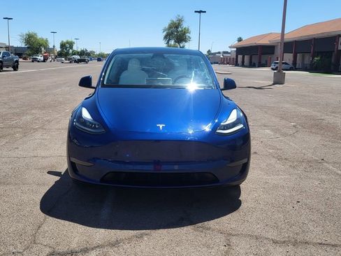 Used 2023 Tesla Model Y Long Range image 3