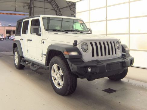 Certified 2022 Jeep Wrangler Unlimited Sport AWD/4WD image 3