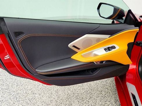 Used 2025 Chevrolet Corvette Stingray Preferred Cpe w/ Body-Color Dual Roof Package image 11