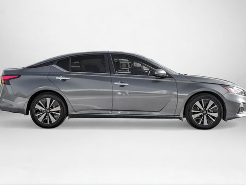 Used 2021 Nissan Altima 2.5 SV w/ SV Premium Package image 5