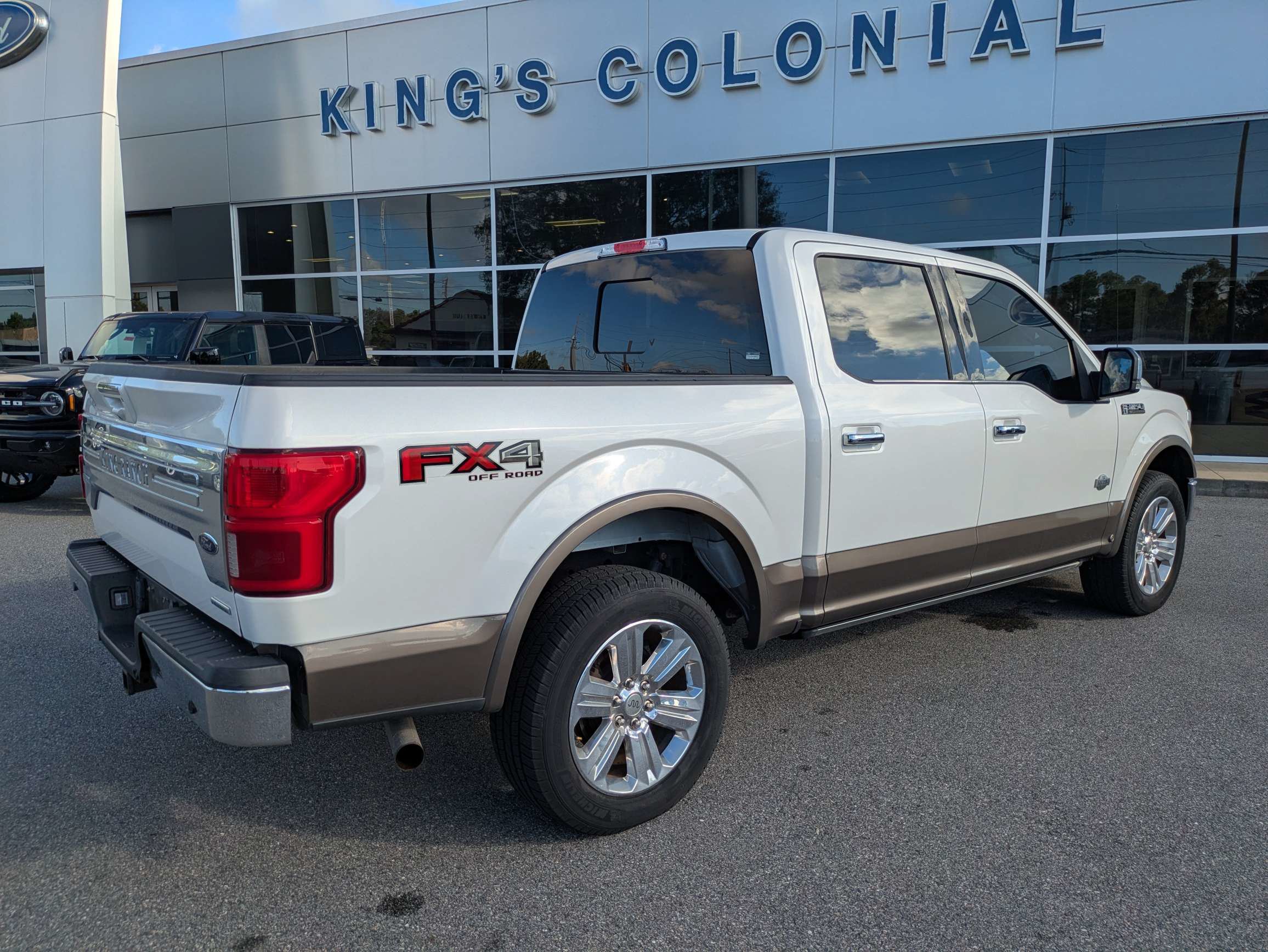 Used 2018 Ford F150 King Ranch w/ Equipment Group 601A Luxury AWD/4WD image 4