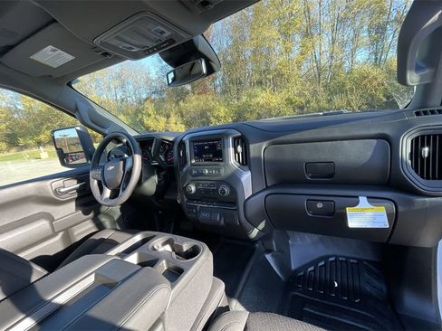 New 2025 Chevrolet Silverado 2500 W/T image 11