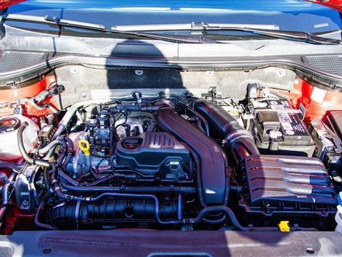 Used 2022 Volkswagen Taos SE image 24