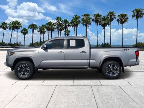 Used 2017 Toyota Tacoma TRD Sport w/ Tow Package RWD image 6
