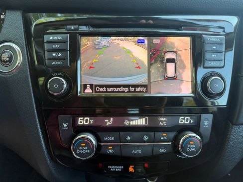 Used 2018 Nissan Rogue SL FWD image 13