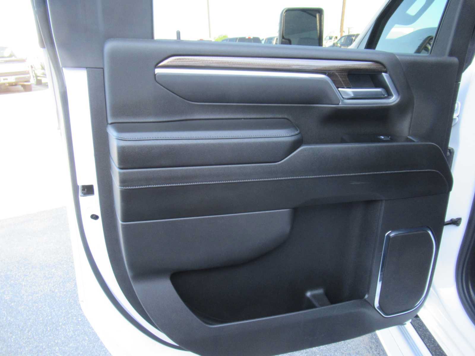 Used 2025 Chevrolet Silverado 2500 LT AWD/4WD image 19