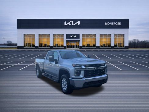 Used 2022 Chevrolet Silverado 2500 LT w/ Snow Plow Prep/Camper Package AWD/4WD image 3