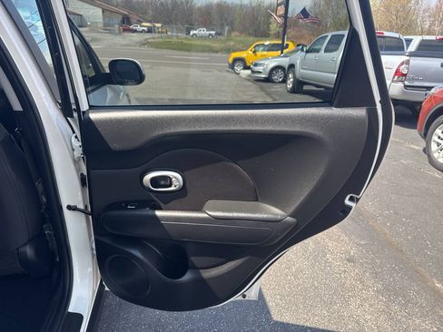 Used 2018 Kia Soul FWD image 21