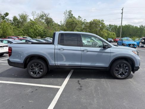 Used 2024 Honda Ridgeline Sport image 7