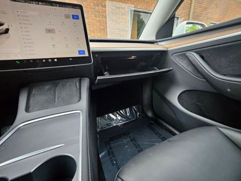 Used 2023 Tesla Model Y Long Range AWD/4WD image 54