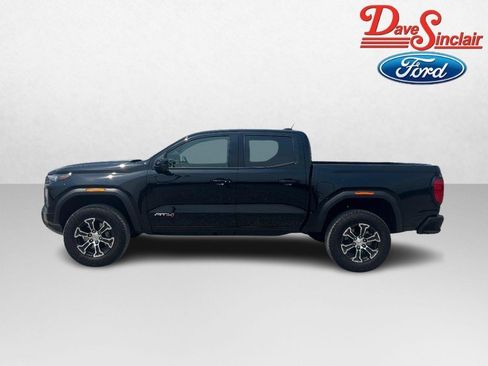 Used 2025 GMC Canyon AT4 w/ Technology Plus Package AWD/4WD image 10