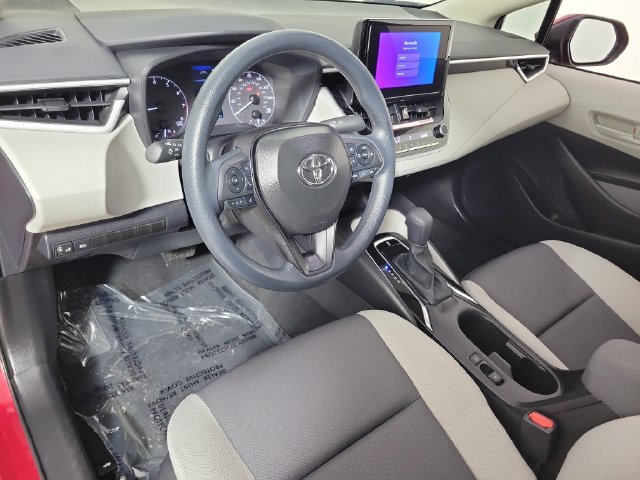 Used 2025 Toyota Corolla LE FWD image 18