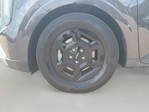 Used 2026 Kia Carnival FWD image 11