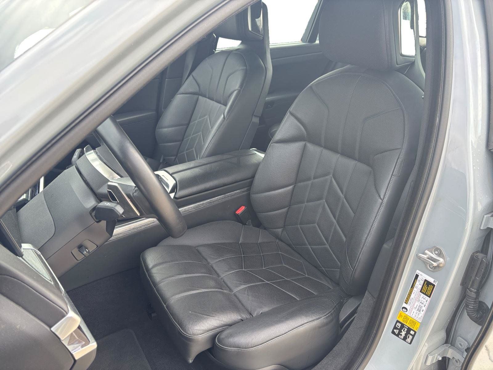 Used 2023 BMW 760i xDrive AWD/4WD image 21
