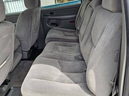 Used 2005 Chevrolet Avalanche Z71 w/ Preferred Equipment Group AWD/4WD image 11