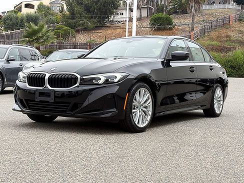 Used 2023 BMW 330i Sedan w/ Driving Assistance Package RWD image 3