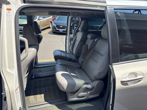 Used 2016 Toyota Sienna XLE FWD image 19