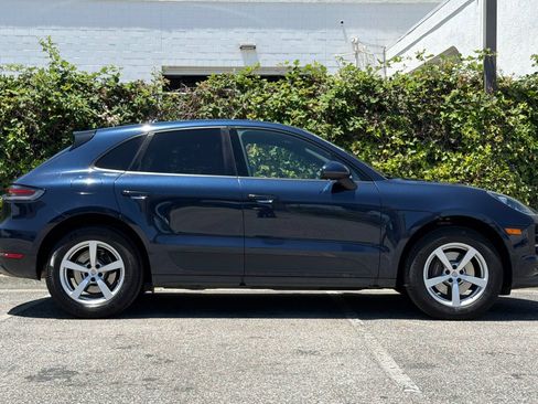 Used 2019 Porsche Macan AWD/4WD image 3