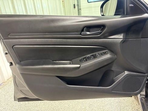 Used 2024 Nissan Altima 2.5 S FWD image 13