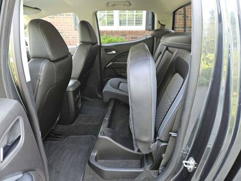 Used 2017 Chevrolet Colorado Z71 AWD/4WD image 28
