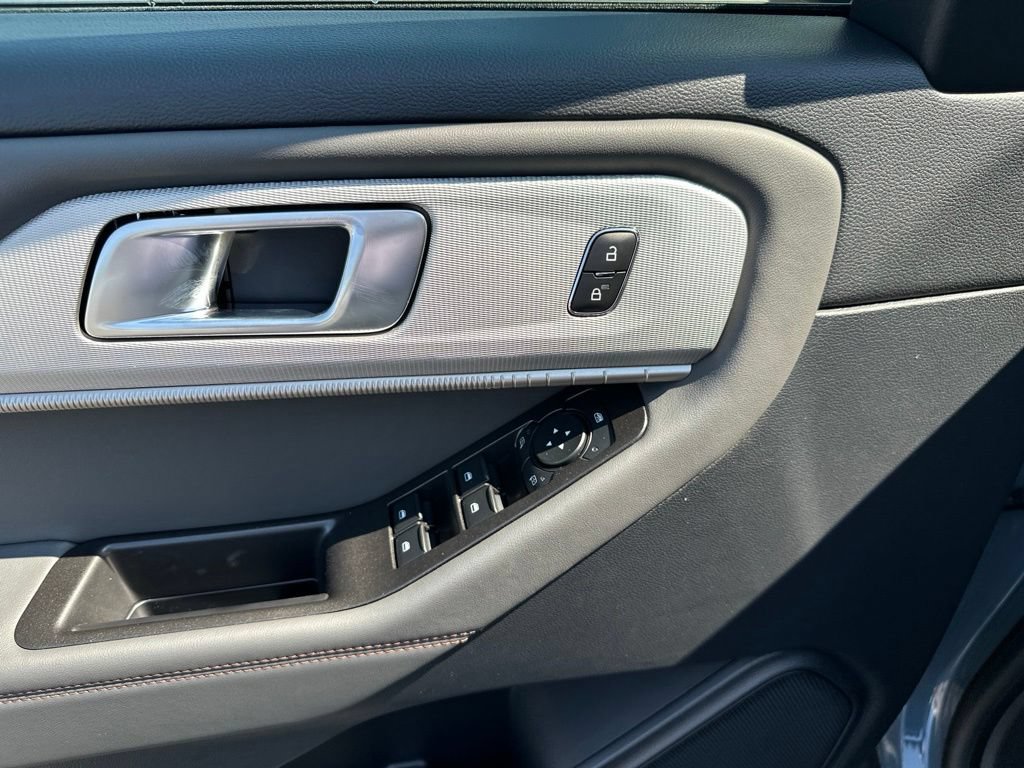 New 2027 Ford Explorer Active RWD image 16