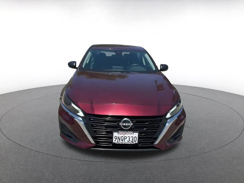 Used 2025 Nissan Altima 2.5 SV FWD image 4