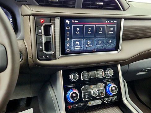 Used 2024 GMC Yukon Denali w/ Denali Reserve Package image 18