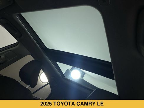 Used 2025 Toyota Camry XLE w/ Premium Plus Package AWD/4WD image 10