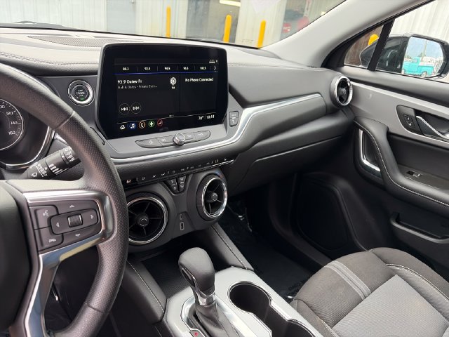 Used 2025 Chevrolet Blazer LT AWD/4WD image 17