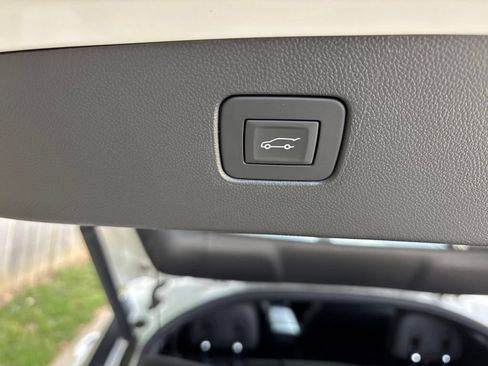 Used 2025 Buick Envista Avenir FWD image 40