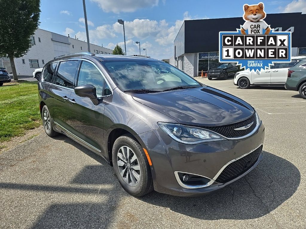Used 2020 Chrysler Pacifica Touring-L Plus FWD image 1
