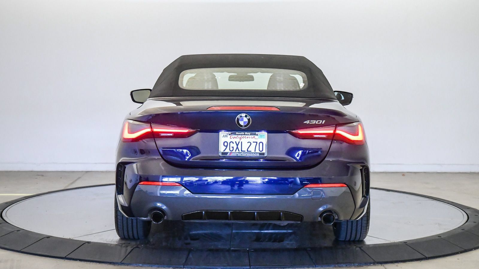 Certified 2023 BMW 430i Convertible w/ M Sport Package RWD image 3