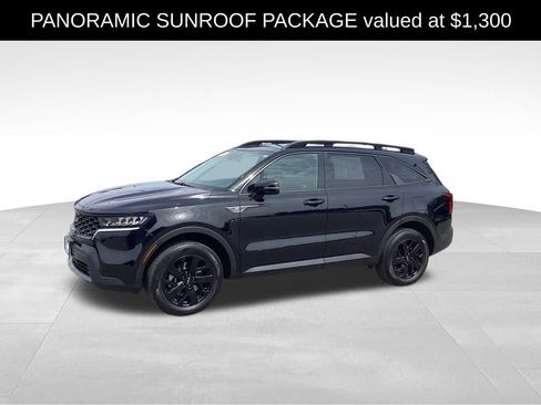 Used 2023 Kia Sorento S w/ Panoramic Sunroof Package AWD/4WD image 3